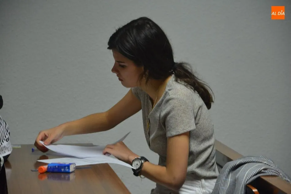 Foto 4 - Nervios e ilusi&oacute;n en el comienzo de la EBAU para 1.402 estudiantes en Salamanca