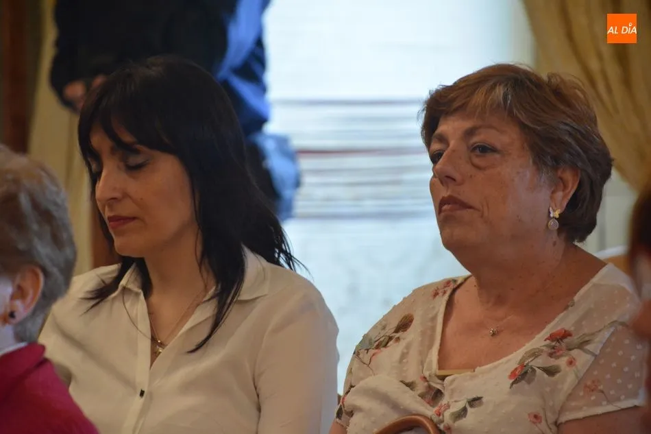 Foto 6 - El Ayuntamiento homenajea a las mayores que trabajan como voluntarias con personas dependientes