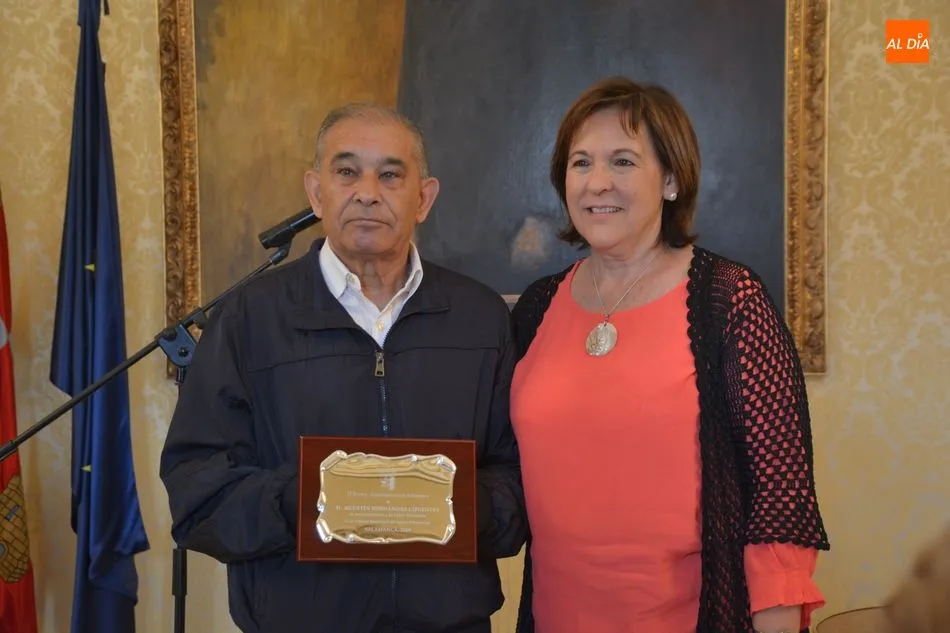 Foto 11 - El Ayuntamiento homenajea a las mayores que trabajan como voluntarias con personas dependientes