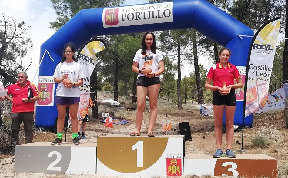 Lara García en lo más alto del podio