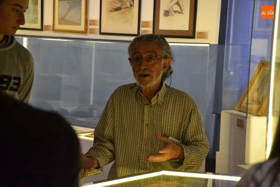 Foto 2 - Jer&oacute;nimo Prieto completa sus clases de pintura para alumnos de Secundaria  