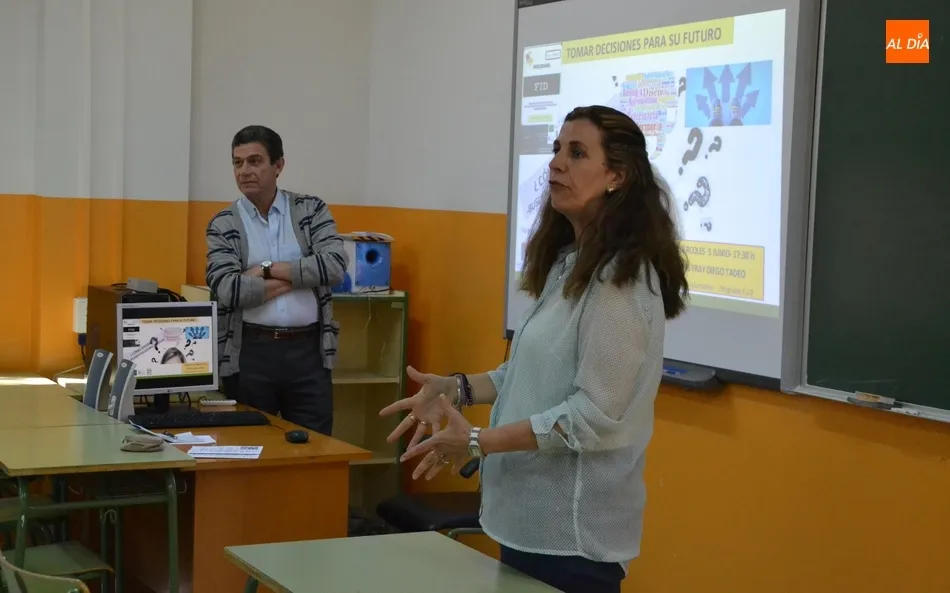 Foto 5 - La toma de decisiones por parte de los j&oacute;venes, tem&aacute;tica de la nueva charla del proyecto FID  