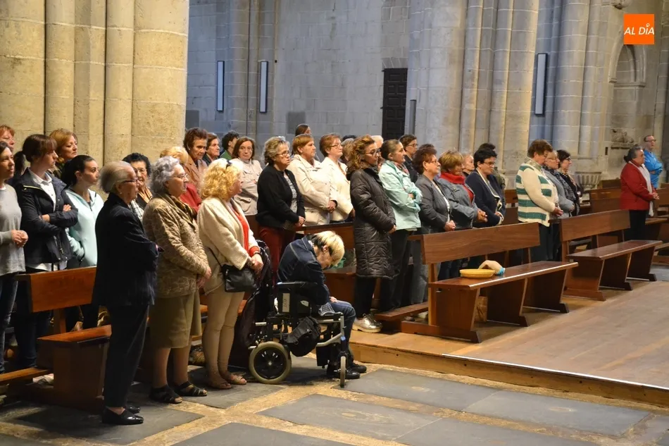 Foto 11 - En marcha con un amplio n&uacute;mero de asistentes la novena en honor a San Antonio de Padua  