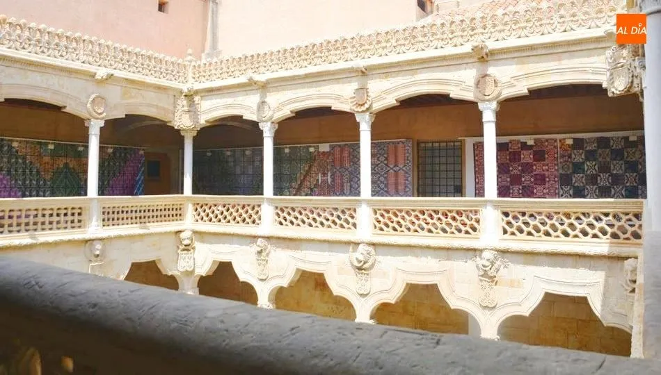 Mosaicos fotográficos del artista de nacionalidad japonesa Itaru Iwahashi en la Casa Conchas. Foto de Lydia González