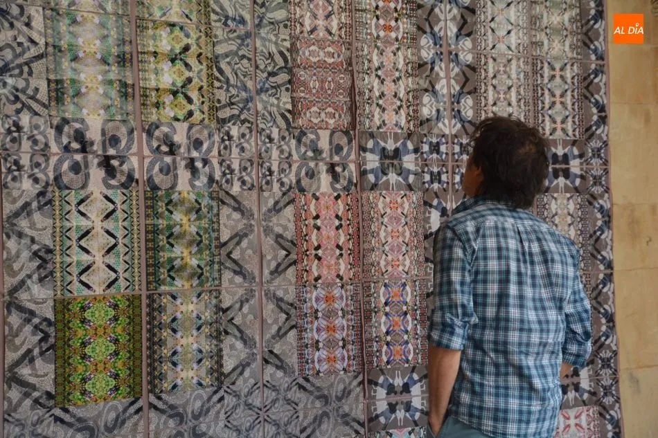 Foto 8 - Itaru Iwahashi&nbsp;transforma la Casa de las Conchas con sus mosaicos fotogr&aacute;ficos  