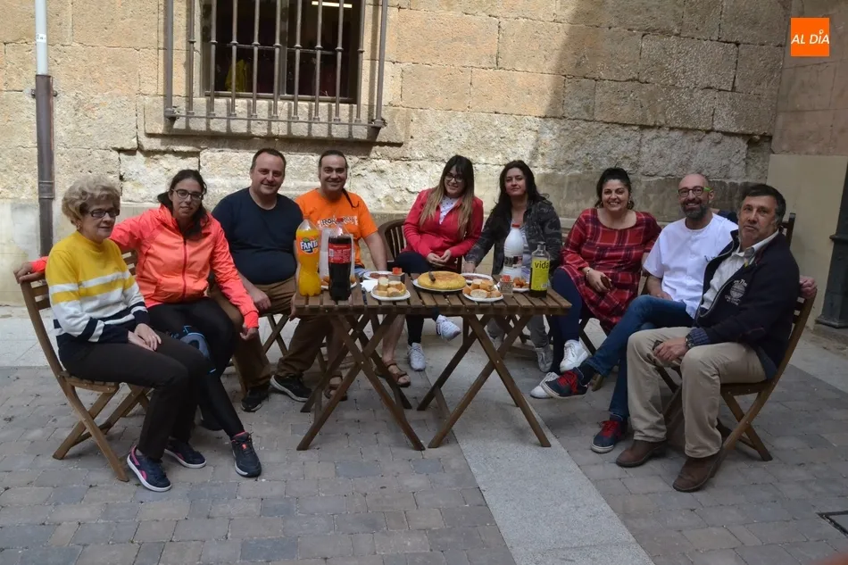 Se intensifica la petición de regreso del banco que había en el centro de la calle Madrid  