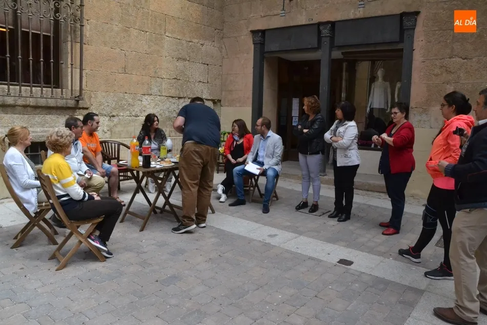 Foto 5 - Se intensifica la petici&oacute;n de regreso del banco que hab&iacute;a en el centro de la calle Madrid  