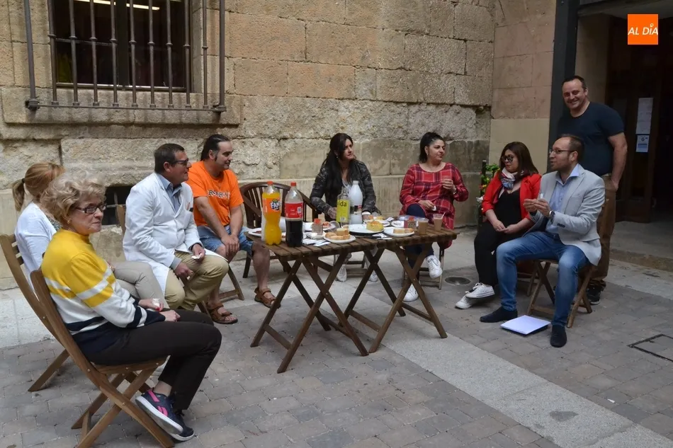 Foto 3 - Se intensifica la petici&oacute;n de regreso del banco que hab&iacute;a en el centro de la calle Madrid  