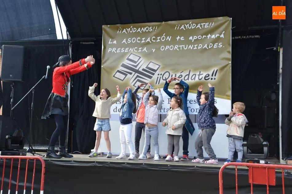 Foto 10 - Buen ambiente en la apertura de las II Jornadas de Apoyo al Peque&ntilde;o Comercio de Santa Marta  