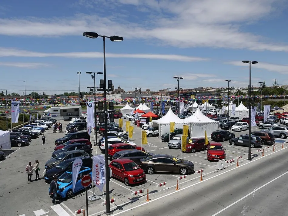 Foto 3 - La I Feria del Veh&iacute;culo Seminuevo llega al Centro Comercial El Tormes  