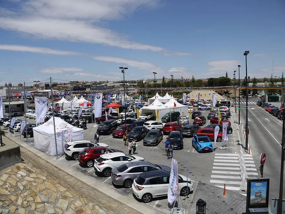 Foto 2 - La I Feria del Veh&iacute;culo Seminuevo llega al Centro Comercial El Tormes  