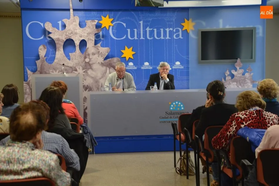 Foto 11 - El catedr&aacute;tico Rom&aacute;n &Aacute;lvarez analiza en el Liceo &lsquo;El papel de la mujer en la trashumancia&rsquo;  