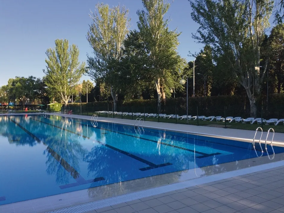 Foto 4 - Sum&eacute;rgete en el verano y disfruta de tu piscina