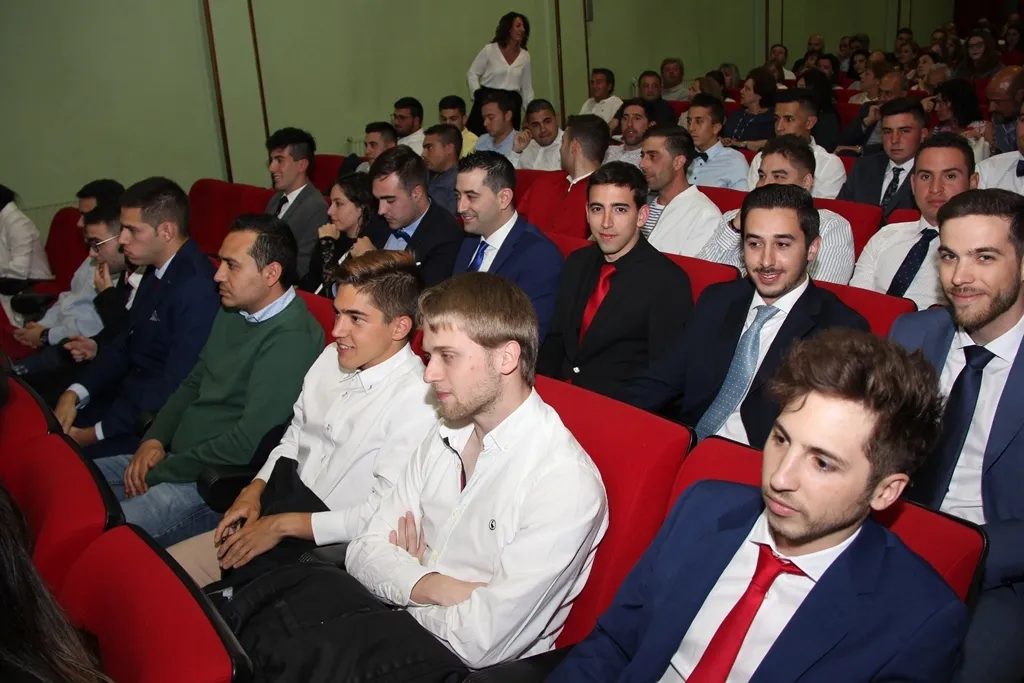 Foto 5 - El Colegio Salesianos celebra la graduaci&oacute;n de sus alumnos por todo lo alto
