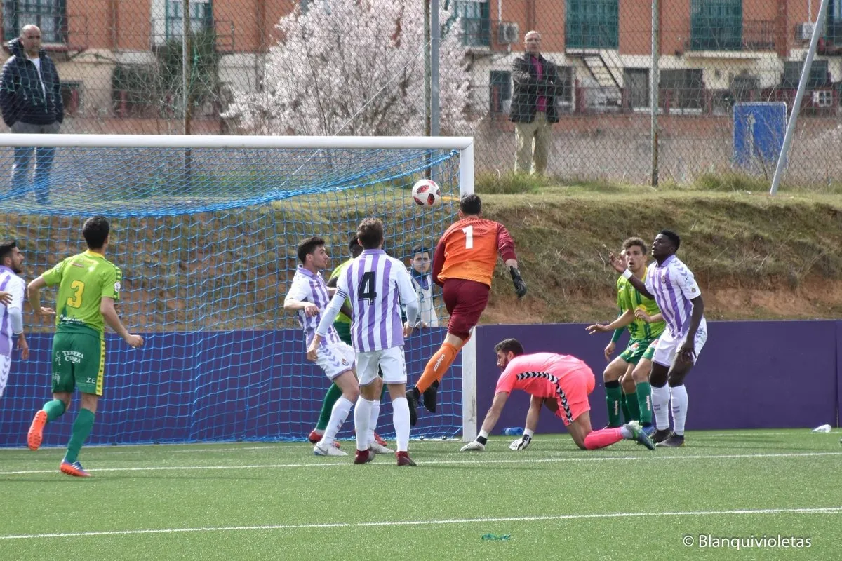 Molina marca de cabeza al filial del Valladolid