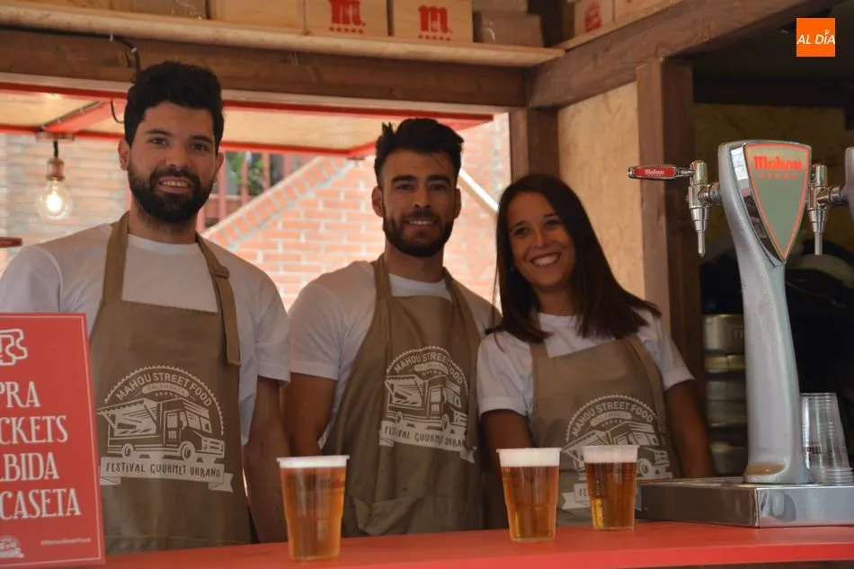 Foto 11 - La Alamedilla acoge a una veintena de 'food truks' con comida, bebida y m&uacute;sica en directo  