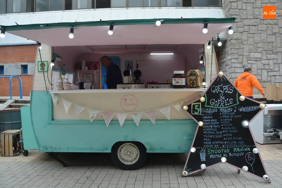 Foto 6 - La Alamedilla acoge a una veintena de 'food truks' con comida, bebida y m&uacute;sica en directo  