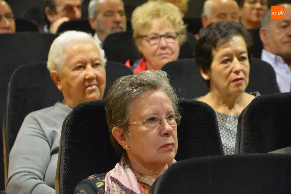 Foto 8 - La Federaci&oacute;n de Asociaciones de Mayores homenajea a las concejalas Isabel Mac&iacute;as y Maribel Campo