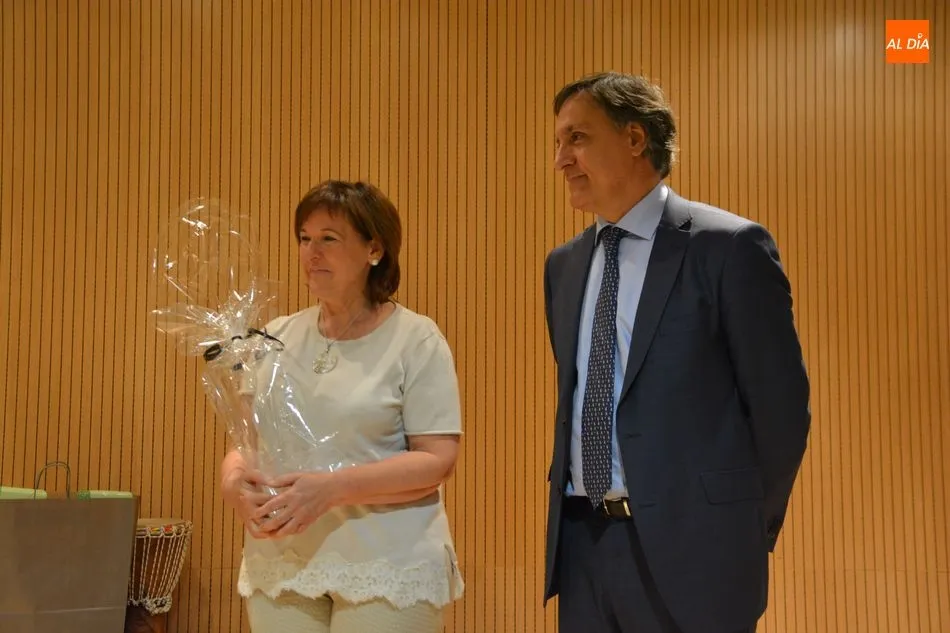 Foto 5 - La Federaci&oacute;n de Asociaciones de Mayores homenajea a las concejalas Isabel Mac&iacute;as y Maribel Campo
