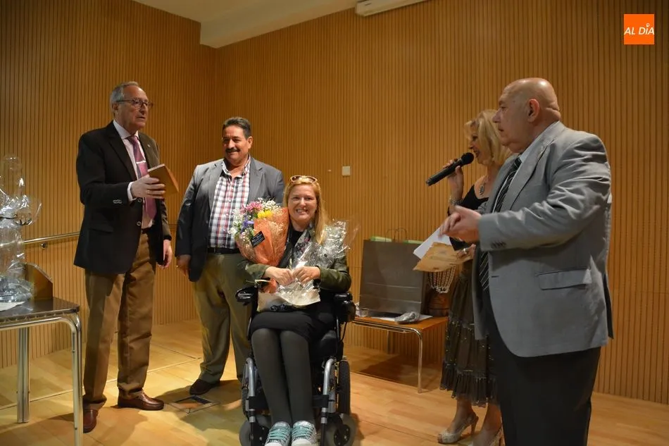 Foto 3 - La Federaci&oacute;n de Asociaciones de Mayores homenajea a las concejalas Isabel Mac&iacute;as y Maribel Campo