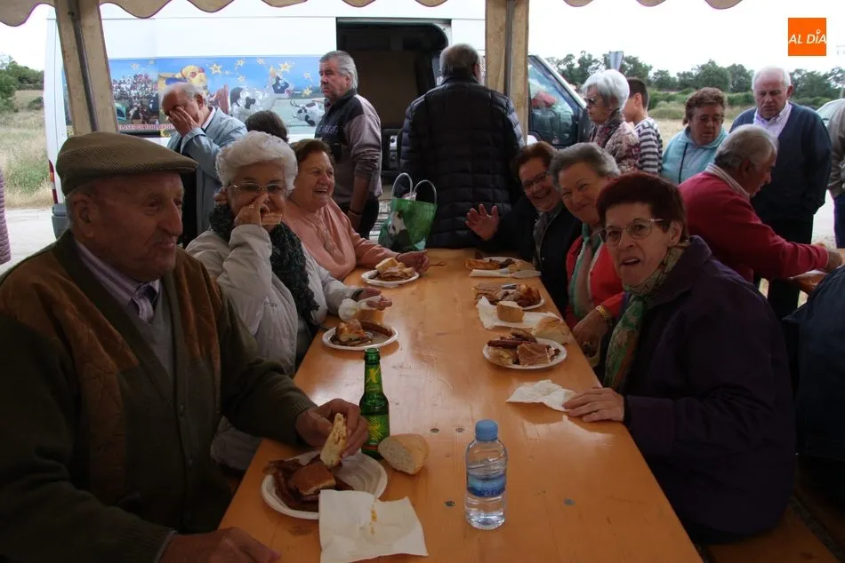 Foto 10 - La amenaza de lluvia y los requisitos sanitarios restan participaci&oacute;n en la feria ganadera de...