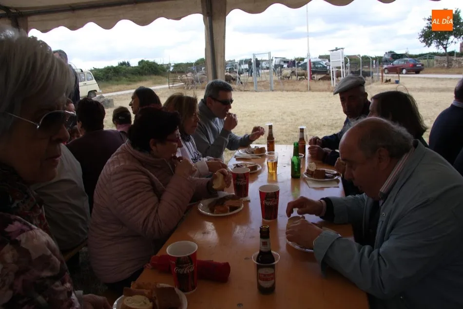 Foto 4 - La amenaza de lluvia y los requisitos sanitarios restan participaci&oacute;n en la feria ganadera de...