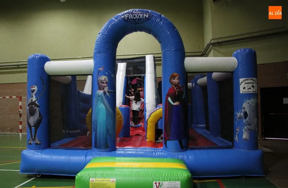 Foto 8 - La Asociaci&oacute;n de Madres y Padres del CEIP Manuel moreno regala un d&iacute;a de fiesta a los escolares  