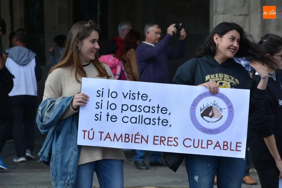 Foto 4 - La Plataforma Abolicionista se concentra en la Plaza Mayor por la muerte de la trabajadora de Iveco ...