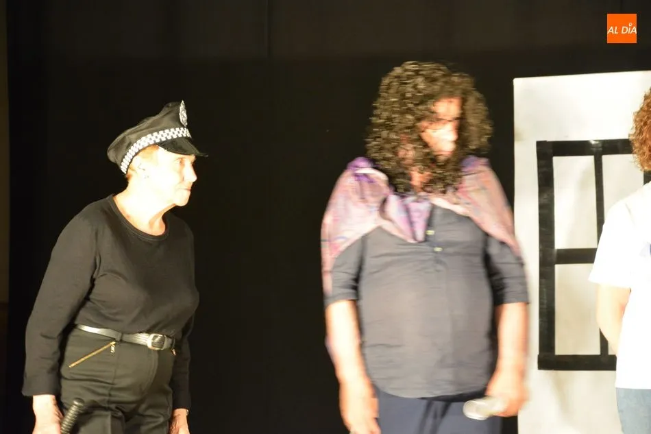 Foto 6 - C&oacute;dice Teatro representa &lsquo;La prisi&oacute;n no es para m&iacute;&rsquo; en el Centro Cultural Miraltormes  