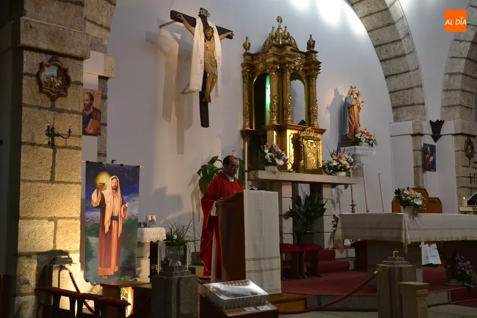 Foto 7 - Concluye con presencia de fieles de varias parroquias el triduo de preparaci&oacute;n para Pentecost&eacute;s  