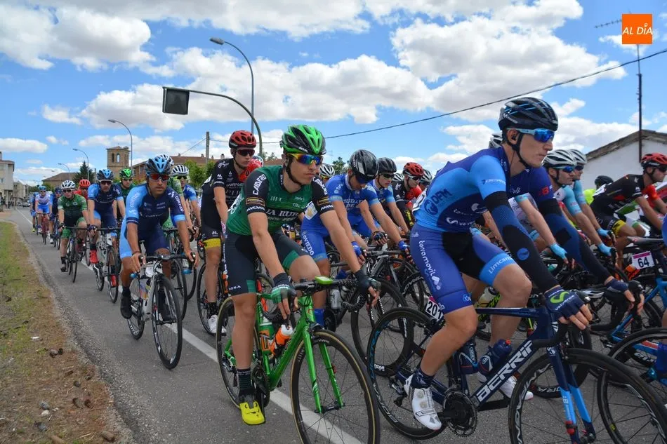 Foto 3 - Eloy Teruel se impone en la primera etapa de la Vuelta Ciclista a Salamanca