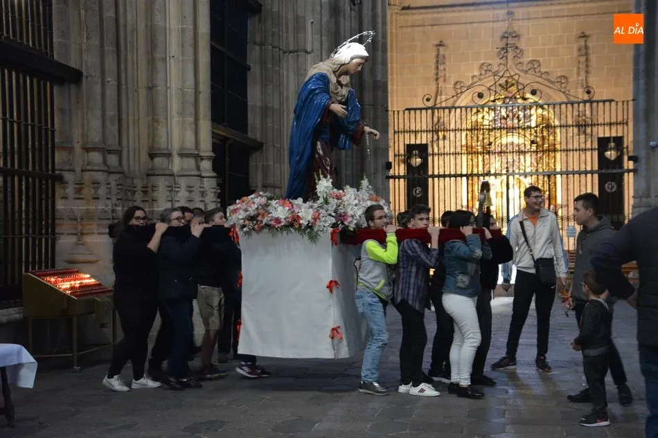 Foto 7 - La Virgen de la Palma preside el V&iacute;a Lucis de la Hermandad de Jes&uacute;s Amigo de los Ni&ntilde;os