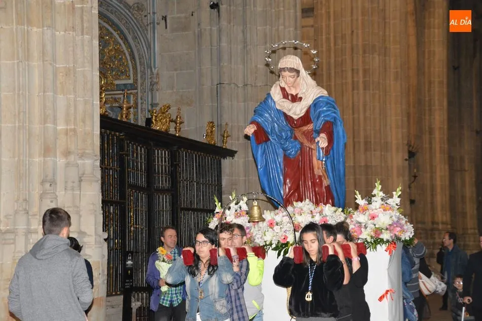 Foto 6 - La Virgen de la Palma preside el V&iacute;a Lucis de la Hermandad de Jes&uacute;s Amigo de los Ni&ntilde;os