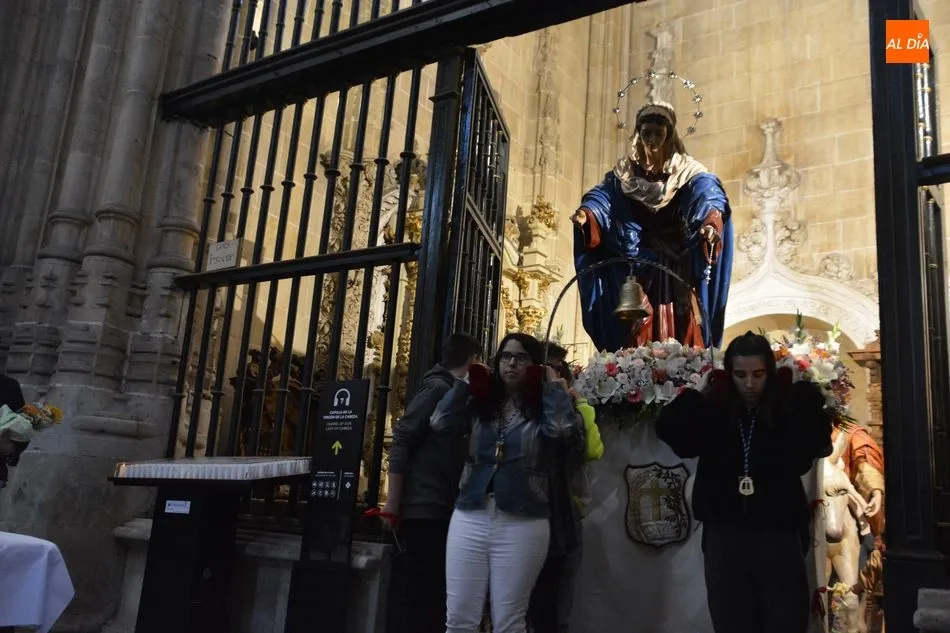 Foto 2 - La Virgen de la Palma preside el V&iacute;a Lucis de la Hermandad de Jes&uacute;s Amigo de los Ni&ntilde;os