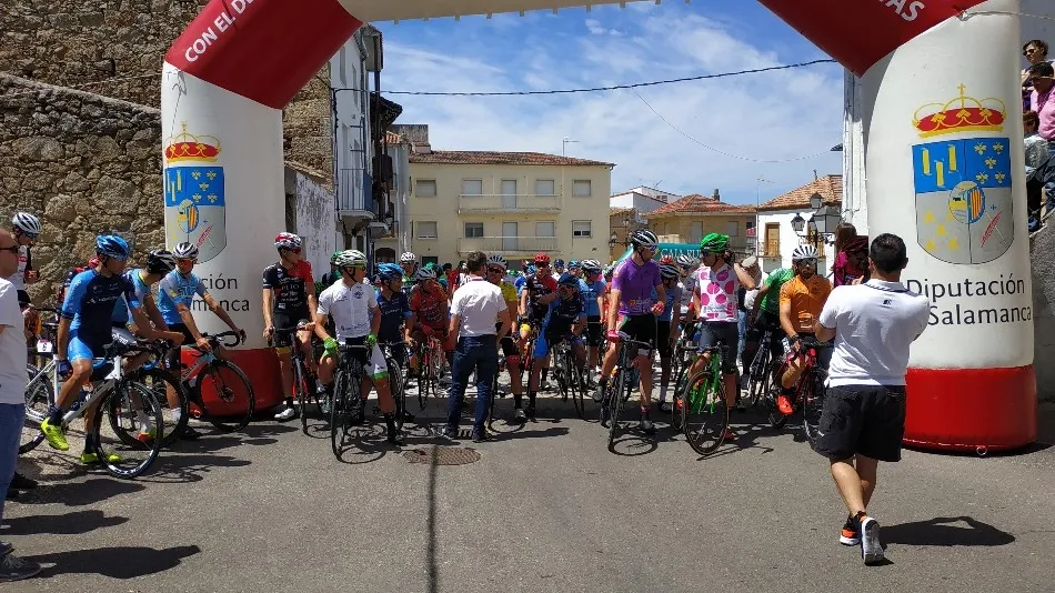 Foto 8 - La Vuelta a Salamanca ya marcha hacia la Sierra de Francia