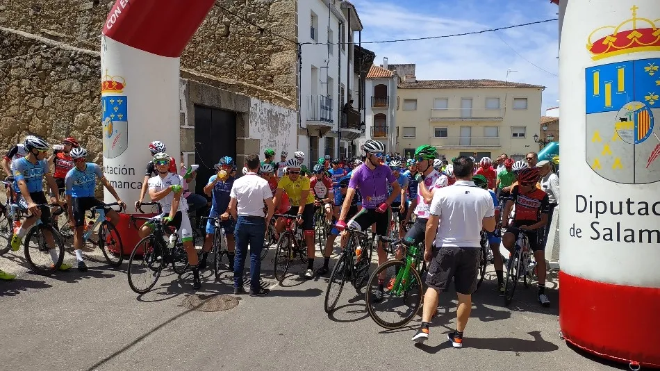 Foto 6 - La Vuelta a Salamanca ya marcha hacia la Sierra de Francia