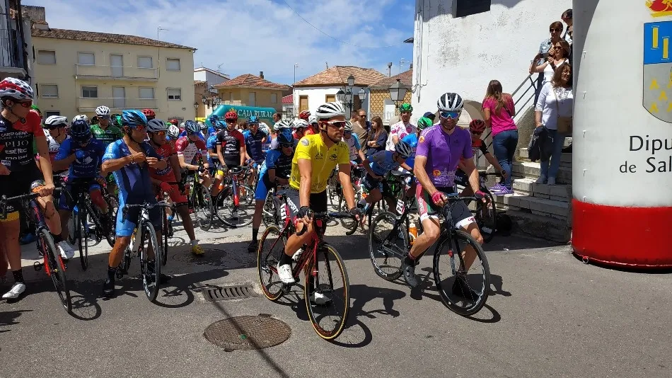 Foto 2 - La Vuelta a Salamanca ya marcha hacia la Sierra de Francia