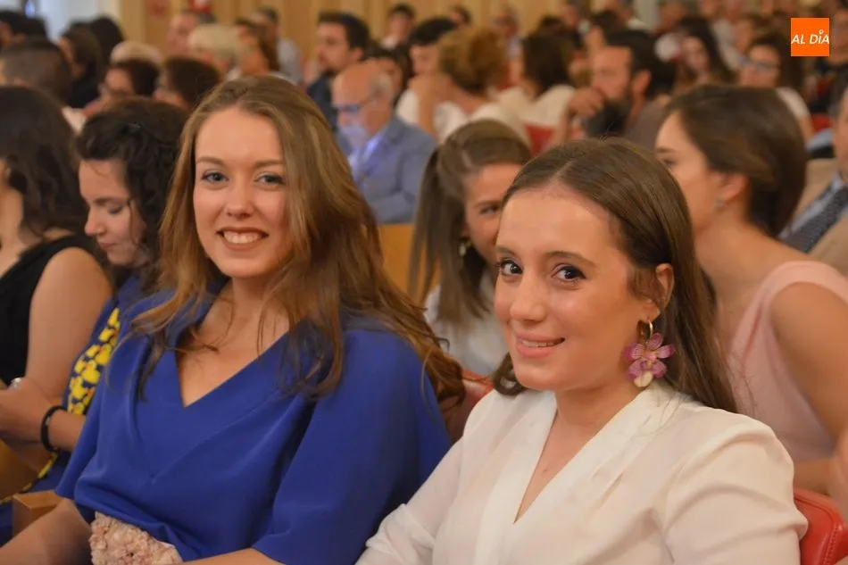 Foto 7 - Imposici&oacute;n de becas a los nuevos graduados en Terapia Ocupacional de la Facultad de Psicolog&iacute;a  