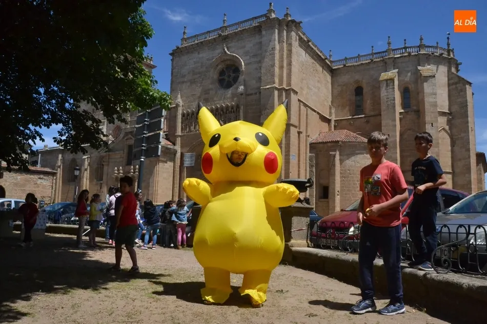 Foto 5 - La AFE 75 Aniversario imparte talleres para ni&ntilde;os de nuevo con Pikachu como invitado  
