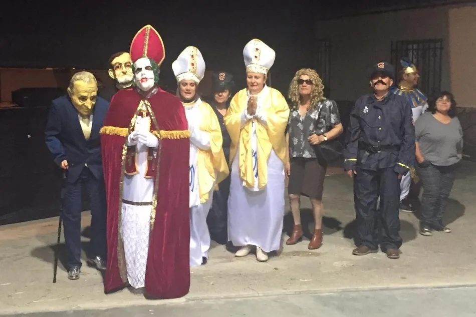Foto 7 - El desfile de disfraces anima el inicio de las fiestas de San Antonio en Gejo de los Reyes  