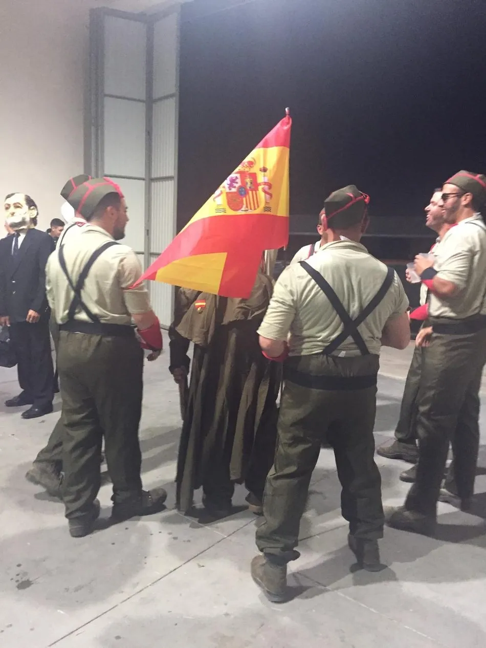 Foto 5 - El desfile de disfraces anima el inicio de las fiestas de San Antonio en Gejo de los Reyes  