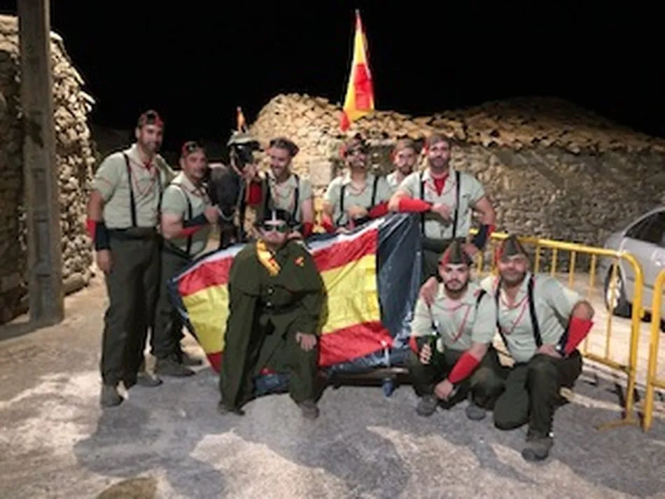Foto 4 - El desfile de disfraces anima el inicio de las fiestas de San Antonio en Gejo de los Reyes  