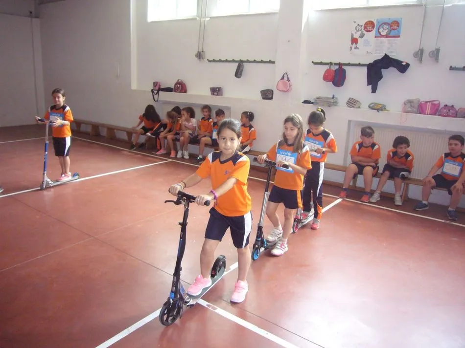 Foto 4 - Los alumnos del Colegio Antonio Machado celebran una Semana Solidaria