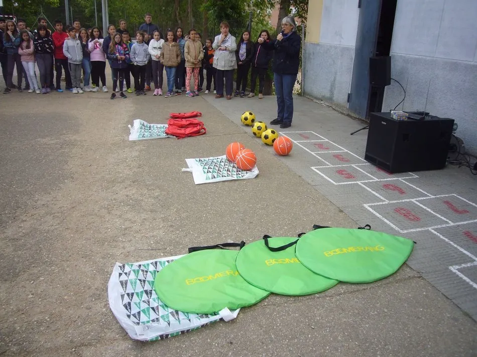 Foto 2 - Los alumnos del Colegio Antonio Machado celebran una Semana Solidaria