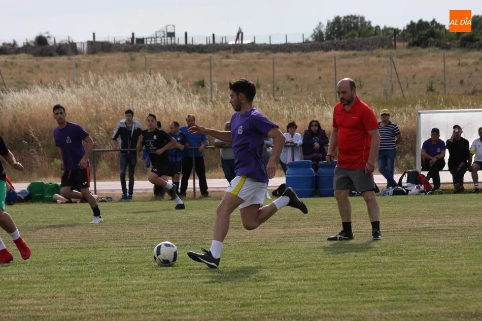 Foto 6 - El CDF Vitigudino celebra su 25&ordm; aniversario con f&uacute;tbol y un vino de honor  