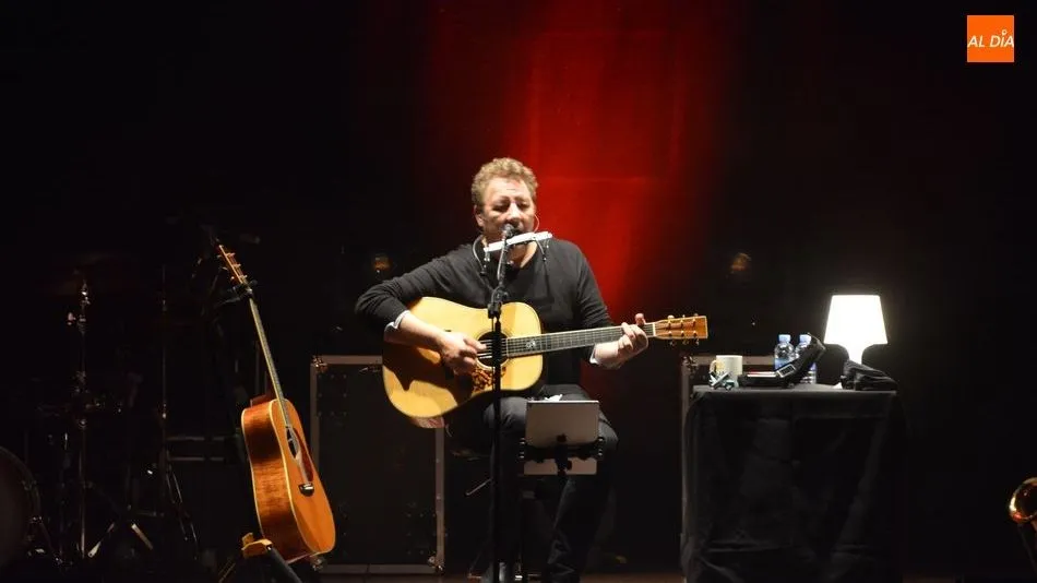 Carlos Goñi, en el concierto ofrecido en el Auditorio Calatrava. Foto de Lydia González