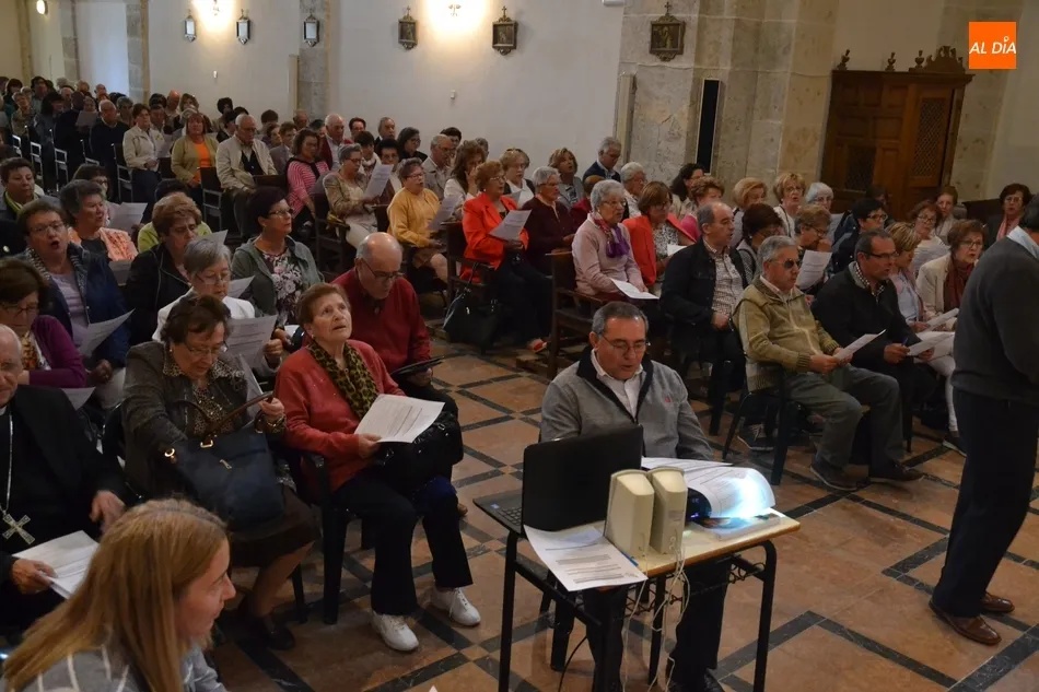 Foto 11 - Masiva asistencia al Encuentro Diocesano con motivo de Pentecost&eacute;s  