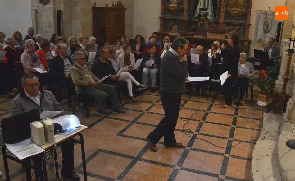 Foto 10 - Masiva asistencia al Encuentro Diocesano con motivo de Pentecost&eacute;s  