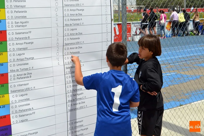 Foto 2 - El VIII Torneo F&uacute;tbol 7 &lsquo;Ciudad de Pe&ntilde;aranda&rsquo; llena de deporte y ambiente el Luis Garc&iacute;a con ...