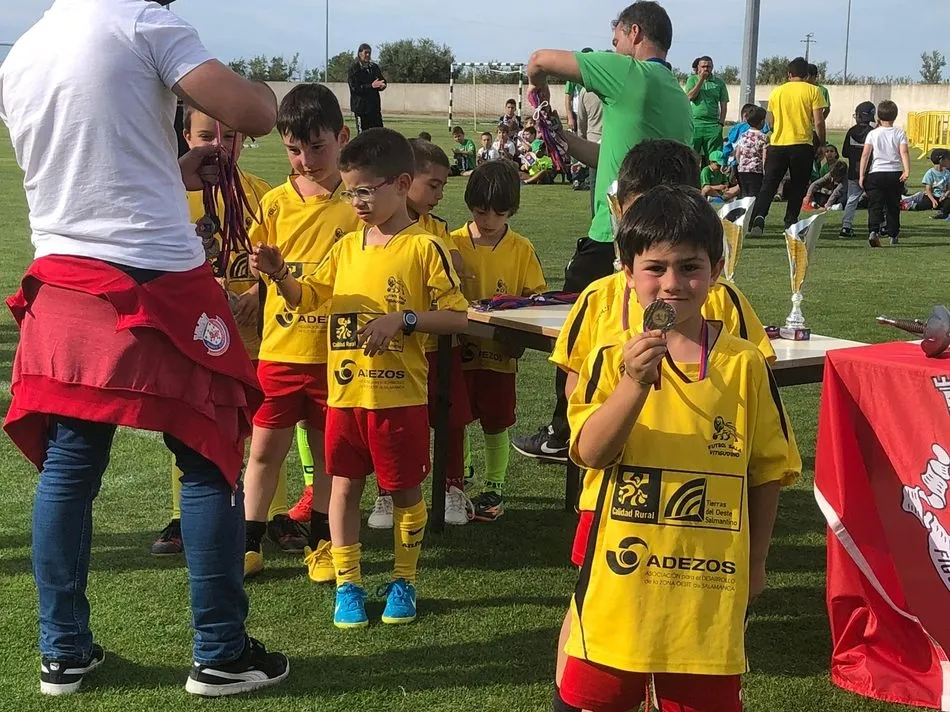 Foto 9 - El Benjam&iacute;n A del CD Los Leones se proclama campe&oacute;n del torneo AVIVA de Intersala  